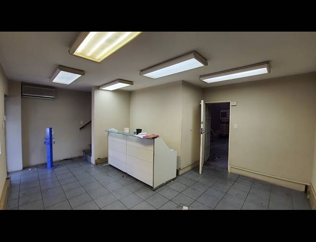 510M² WAREHOUSE TO LET IN SEBENZA